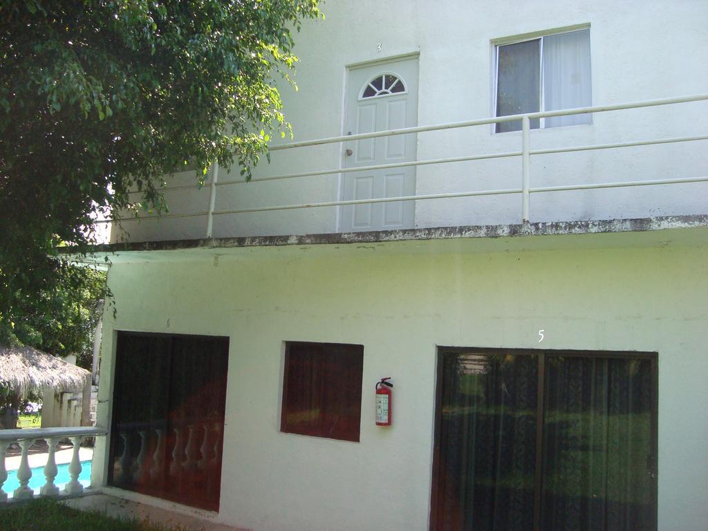 Hotel Teques Inn Tequesquitengo Zewnętrze zdjęcie